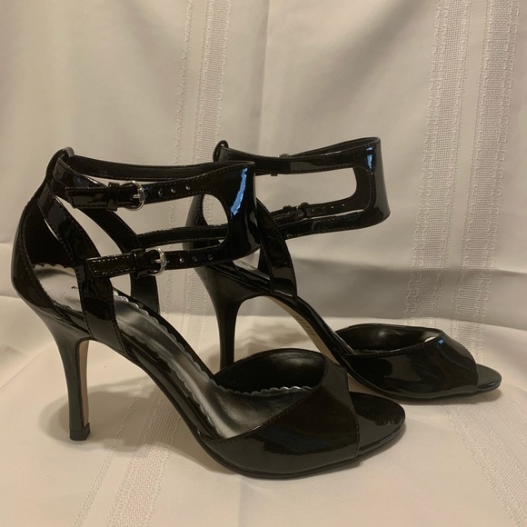 Open Toe Heels - Picture 3 of 8